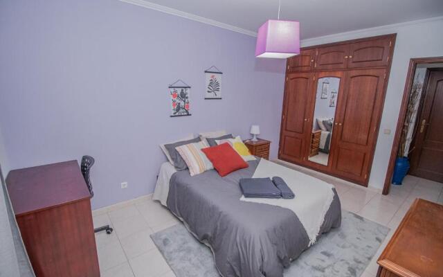 Charming Private Rooms in an Apartment A2 Penha - Faro