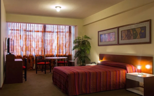 Camino Real Hotel