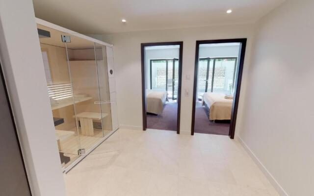 White Pearl Apartment 0.04