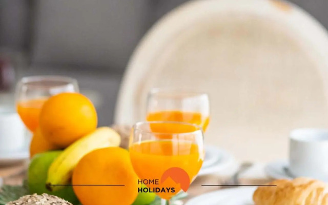 #098 Guest Antonieta Studio with Ocean and OldTown View