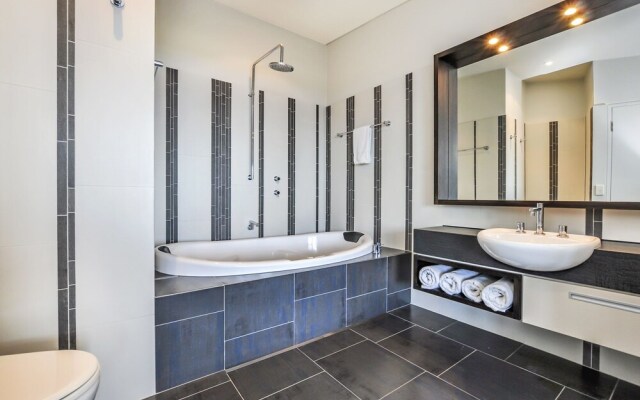 Hearn's Beachside Villa 3