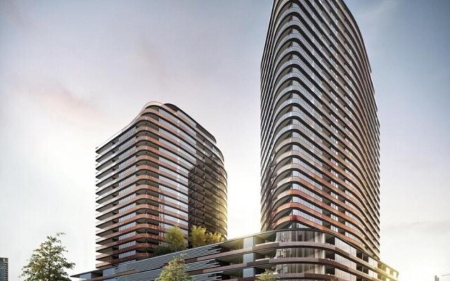 Pride Docklands Waterfront Apartment City View