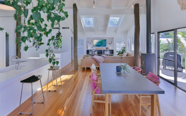 15 McAnally Drive Fabulous Family Home with Magnificent Ocean Views Pool Walk to Beach – Guest Rooms – Sunshine Beach