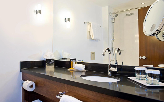 Sandman Signature London Gatwick Hotel
