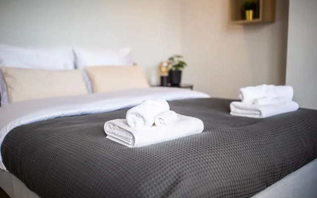 Spacious 2 Bedroom Serviced Apartments 71-77m2