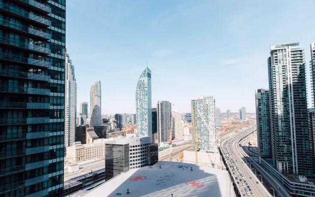 Sarkar Suites - Maple Leaf Square