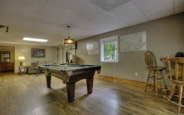 Bears Delight  320 - Three Bedroom Cabin