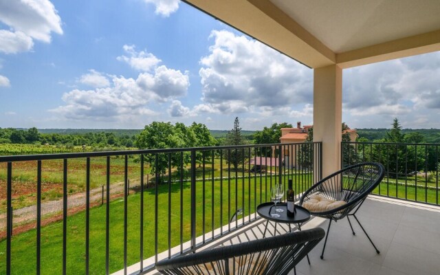Stunning Home in Prodol With Outdoor Swimming Pool, Wifi and 4 Bedrooms