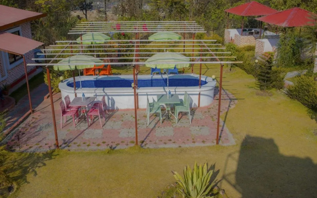 OYO 276 White Orchid Resort