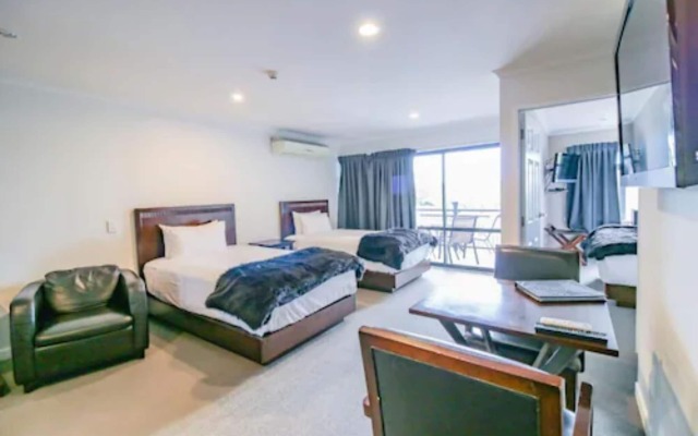 Aotea Motor Lodge