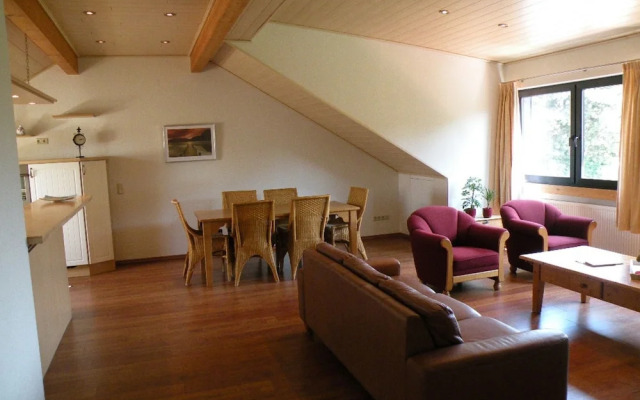 Large Apartment with Private Terrace near Kleve & Goch
