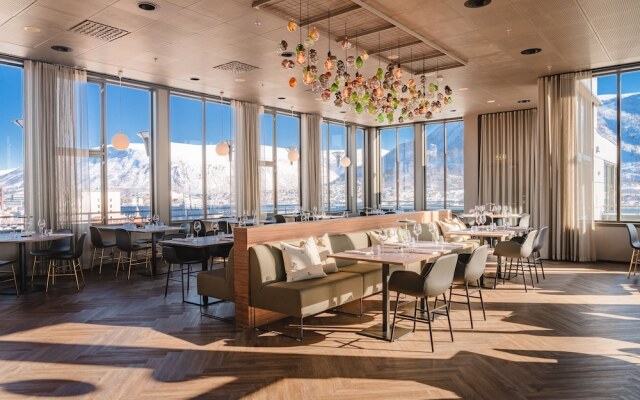 Enter St. Elisabeth Hotel