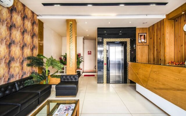 FabHotel Kiran Inn Tukoganj