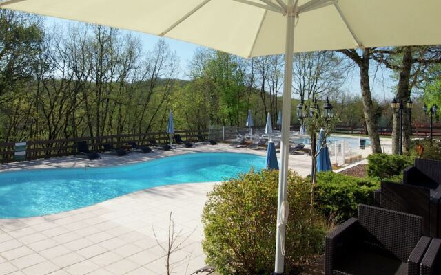 Secluded holiday home with dishwasher, close to Sarlat