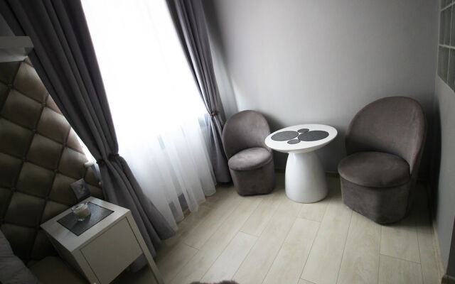 Rainbow Apartments 2