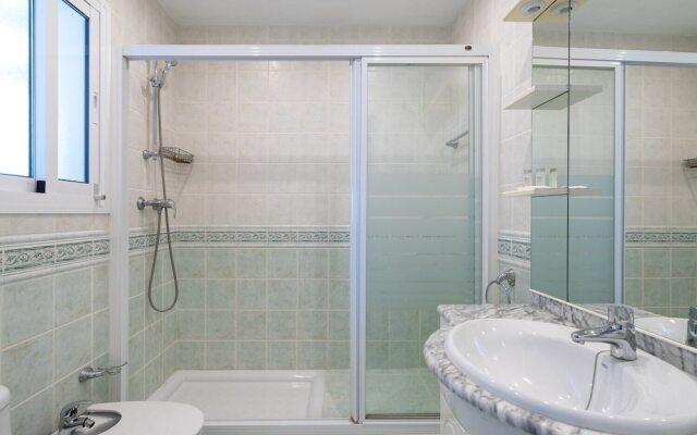 Fantastic Apart sea view and heated pool