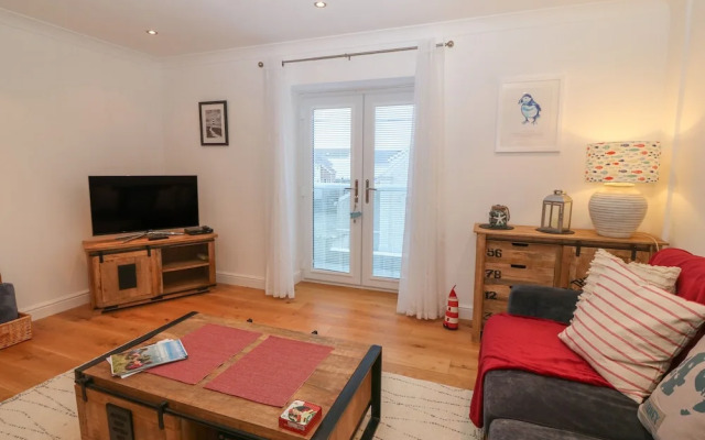 8 Pen Llanw Tides Reach