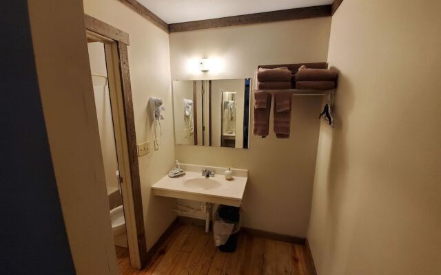 Jamesport Inn
