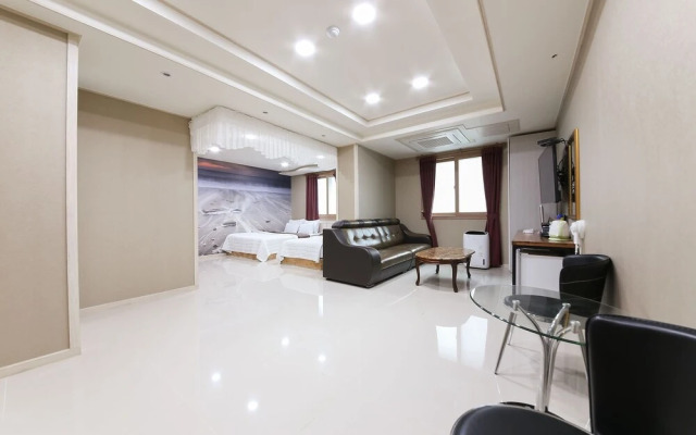 Jinju Cozy Air Hotel Jinjuseong Branch