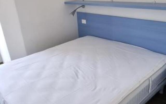 International Seaview Apartments