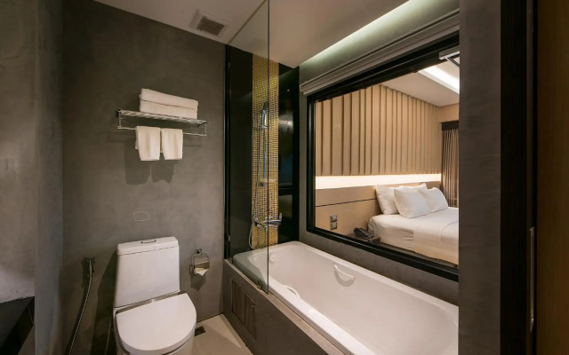Nadee 10 Resort & Hotel