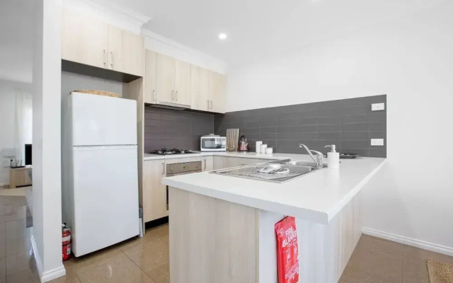 Peaceful Designer 2br@leafy Mill Park