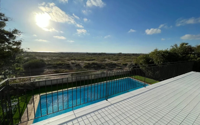 Gorgeous Mansion by Caesarea's Greatest Beach-hosted by Sweetstay