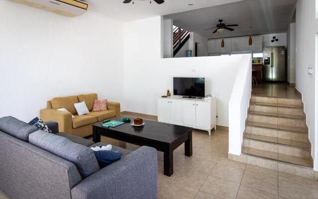 Casa Esmeralda - Family Friendly 3 Bedroom Home with Private Pool