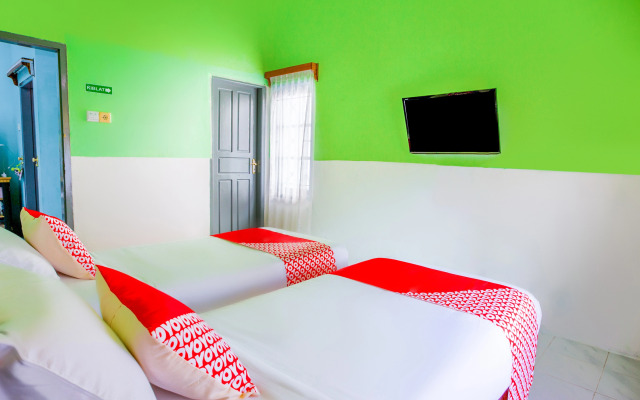 Putri Residence Syariah by OYO Rooms