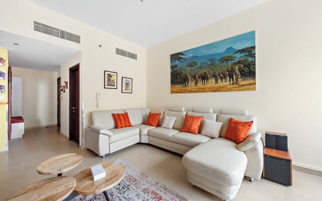 Stonetree - Spacious 2 BR - Near Beach