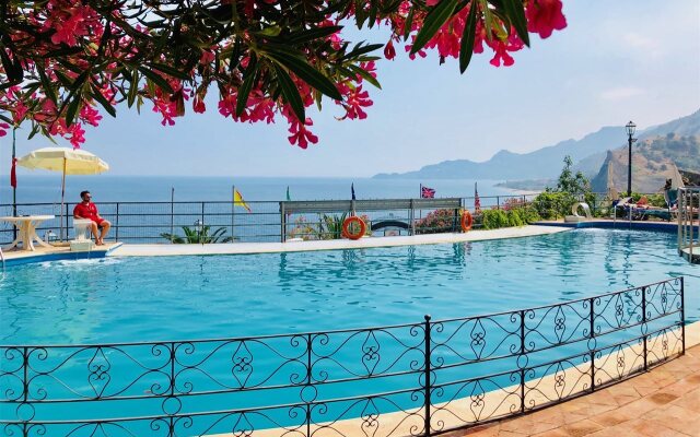 Baia Taormina Hotel