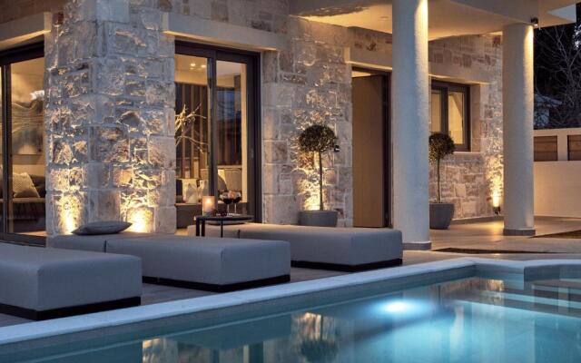 Alexandra SeaView Luxurious Villa, By ThinkVilla