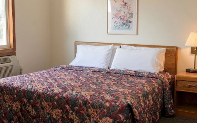 Super 8 Munising Wetmore Area