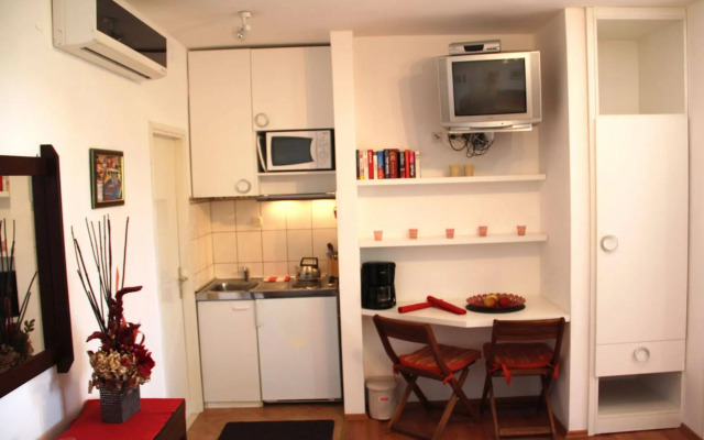 Studio Apartment Andrijana