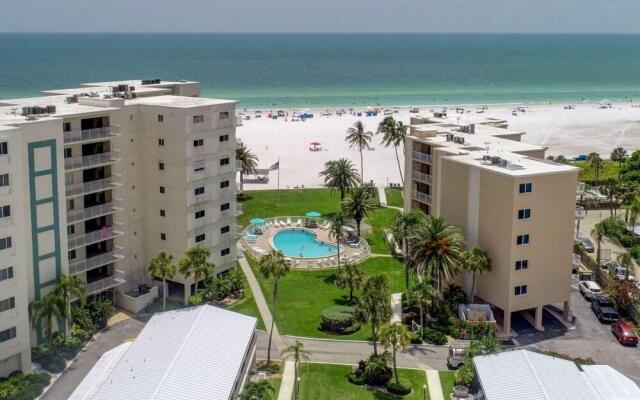 Jamaica Royale Beach Waves