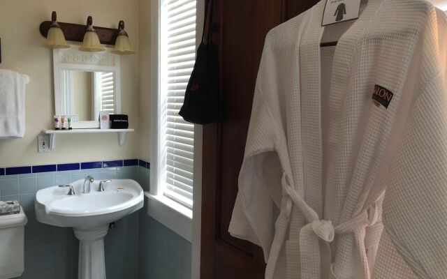 Duval Gardens at Southernmost Beach Resort – Adults Only