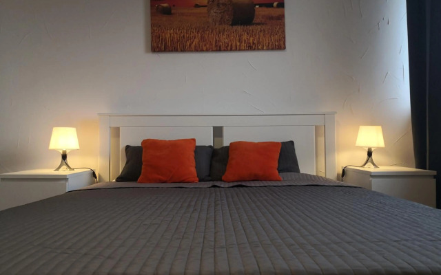 STUDIO Piata Victoriei (Victoriei Square)