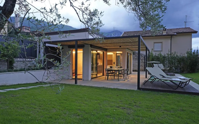 Pelaca 1931 Small Villa with Minipool