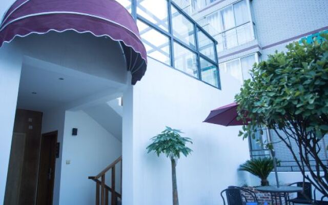 Jiuqi Zhangjiajie Shanyin Art Hotel (Tianmenshan National Forest Park)