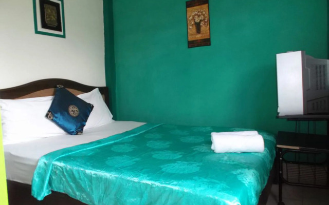 OYO 75304 Riverside Guesthouse