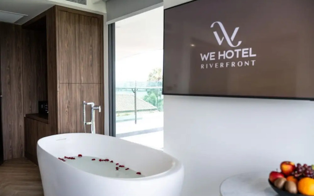 We Hotel Riverfront