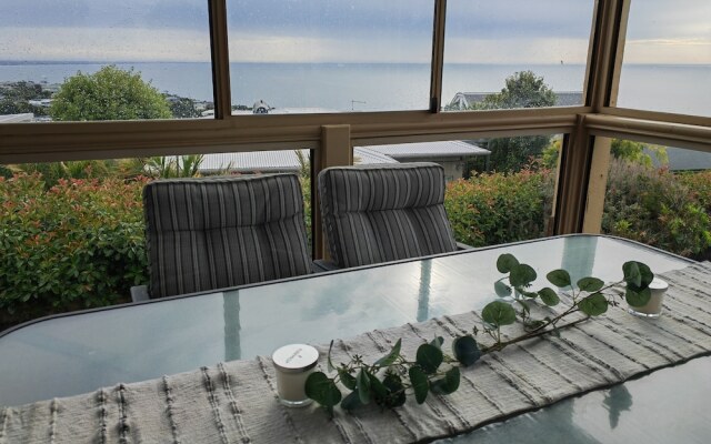 Logooner ocean house walking to beach