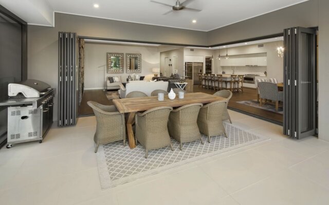 Hamptons ,  Sanctuary Cove