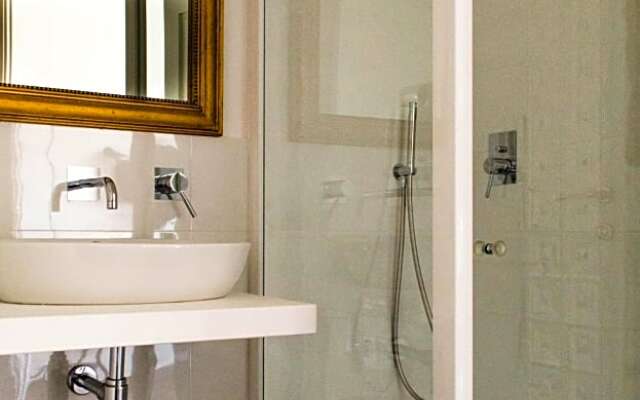 Eleventh Floor Suites