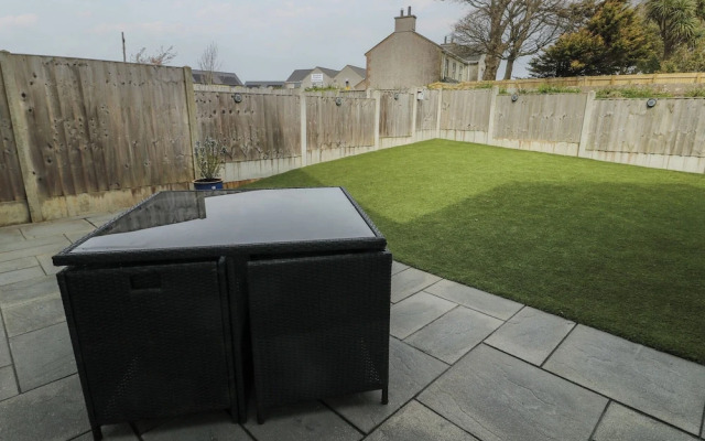 4 Parc Delfryn