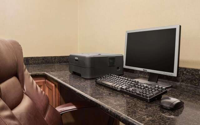 Country Inn & Suites by Radisson, Crestview, FL