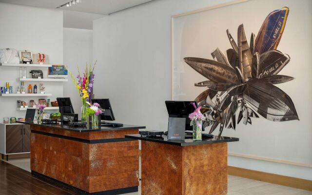 The Art Hotel Denver, Curio Collection by Hilton