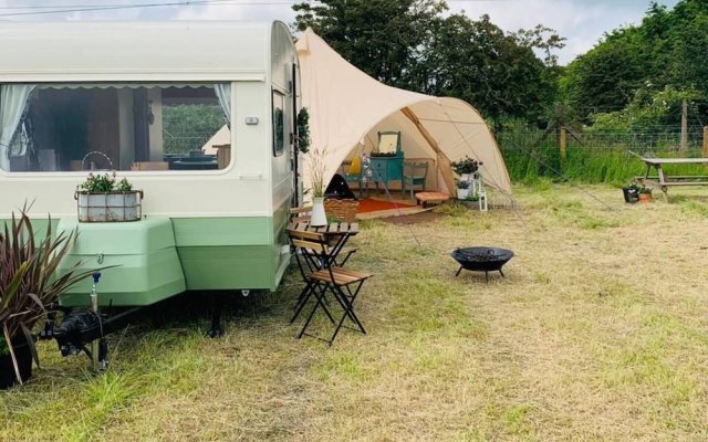 Private Glamping in a Vintage Caravan & Bell Tent