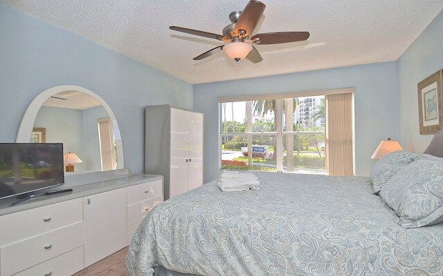 Vista Verde East by Vtrips