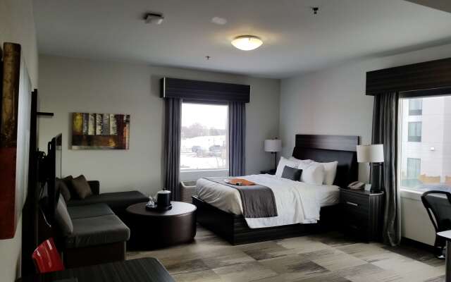 Best Western Plus Airport Inn & Suites